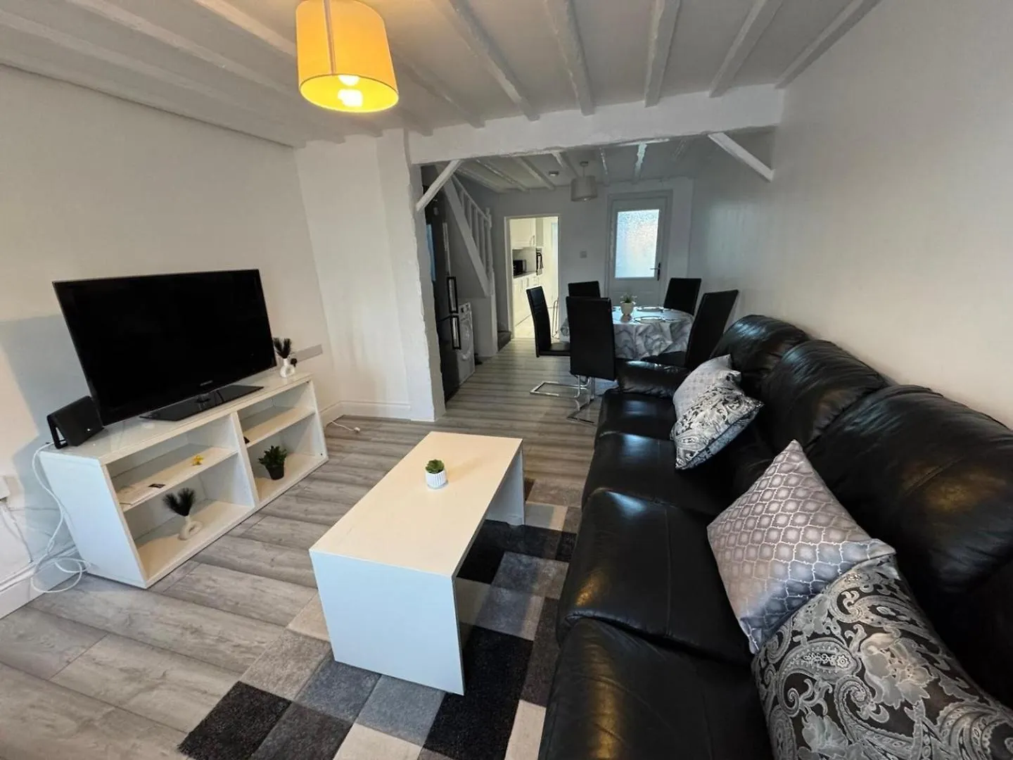 Charming 3B Home In East London - Cozy & Central Belvedere United Kingdom